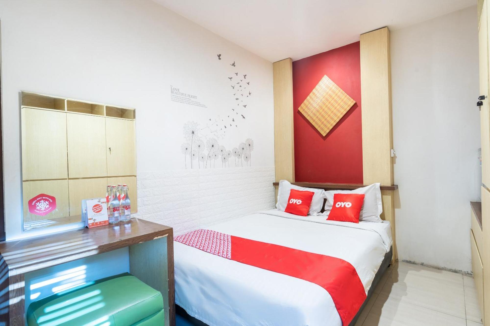 فندق Super Oyo Flagship 91863 Metro House سورابايا المظهر الخارجي الصورة