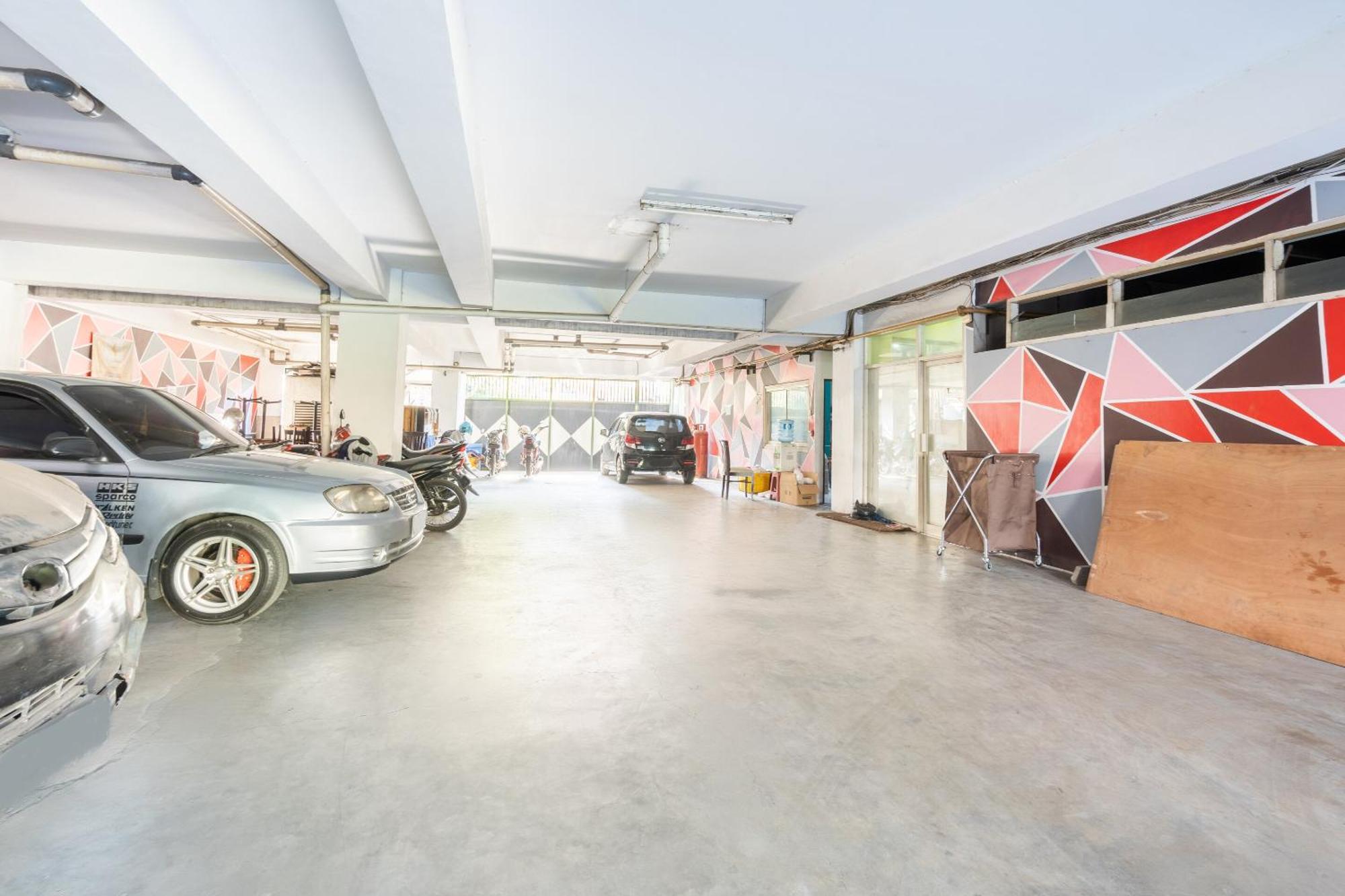 فندق Super Oyo Flagship 91863 Metro House سورابايا المظهر الخارجي الصورة
