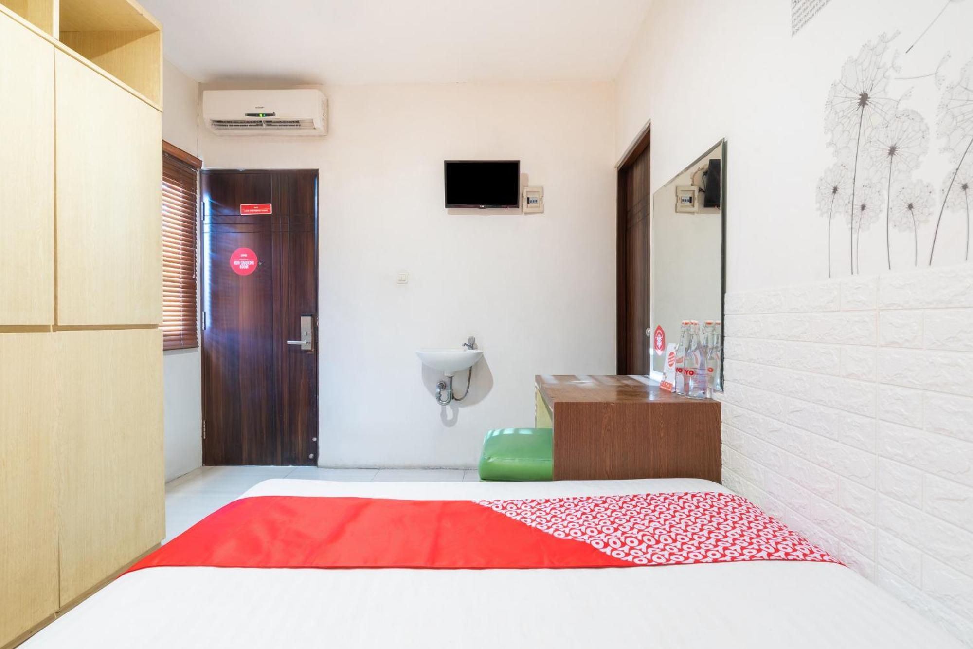 فندق Super Oyo Flagship 91863 Metro House سورابايا المظهر الخارجي الصورة