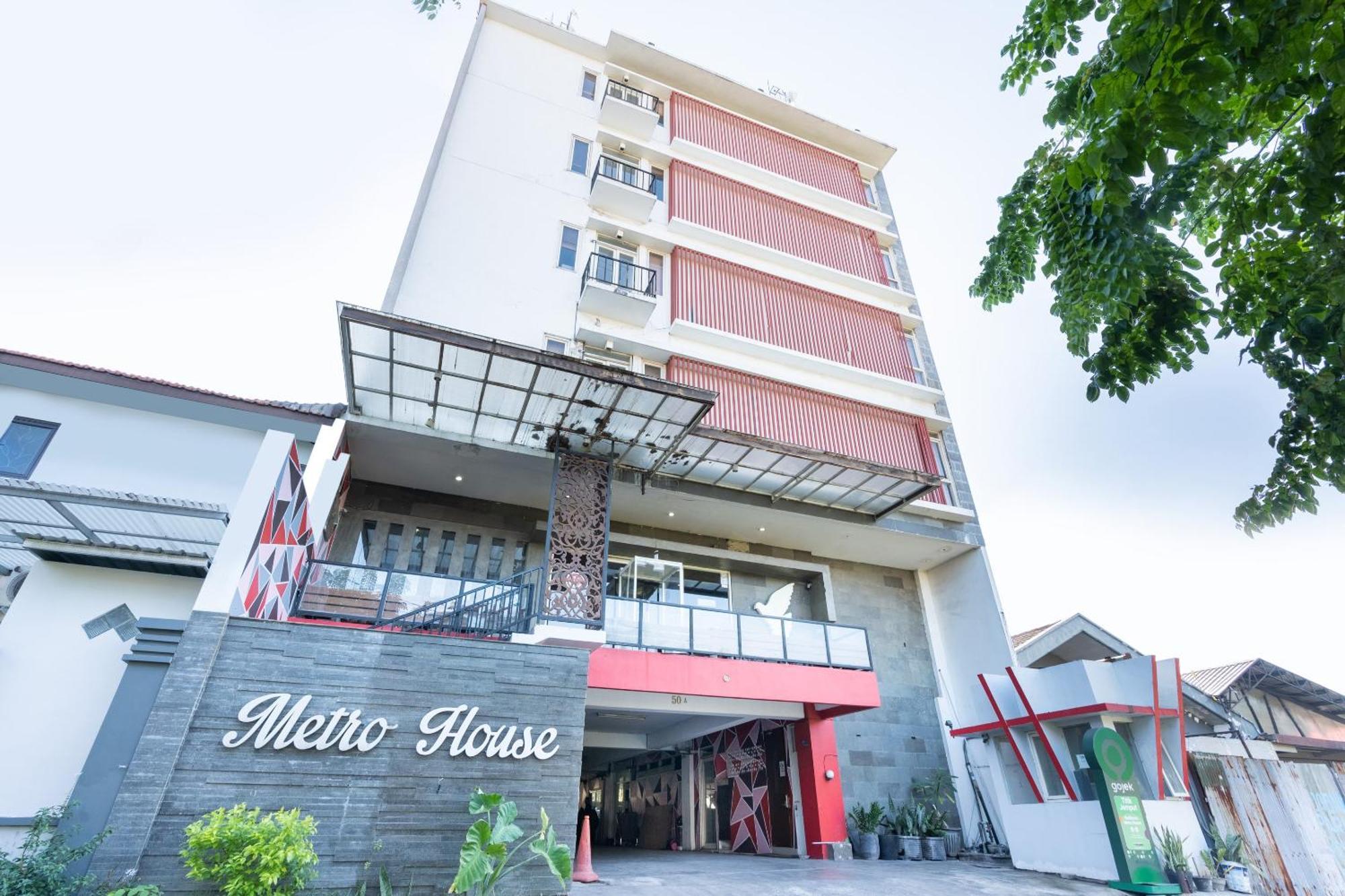 فندق Super Oyo Flagship 91863 Metro House سورابايا المظهر الخارجي الصورة